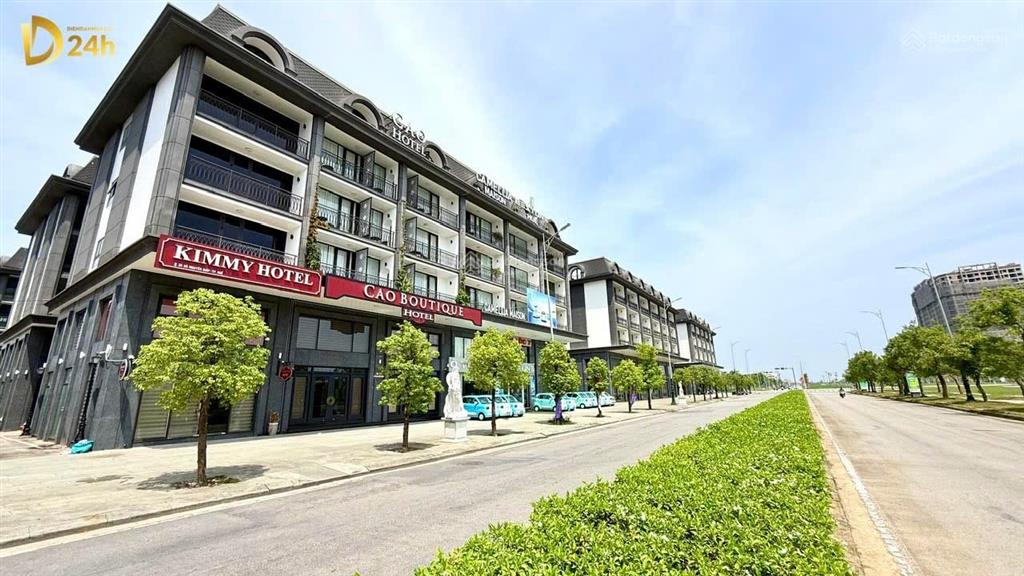 Giá 13tỷ6 nhà mt căn góc 2 mặt tiền đường đại lộ võ nguyên giáp 100m đối diện siêu thị aeon huế