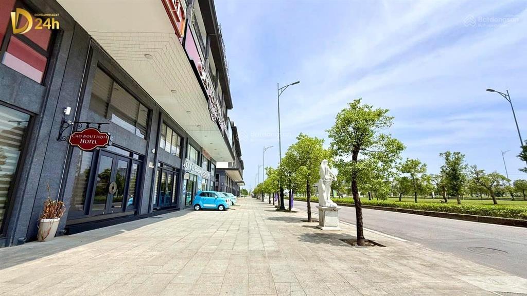 Giá 13tỷ6 nhà mt căn góc 2 mặt tiền đường đại lộ võ nguyên giáp 100m đối diện siêu thị aeon huế