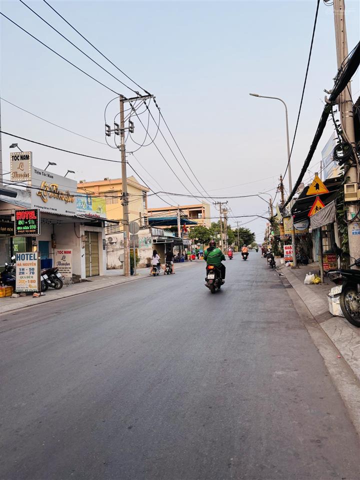 Bán nhà mặt phố tại dương cát lợi, nhà bè, 8 tỷ vnd, 100m2, hàng hiếm!