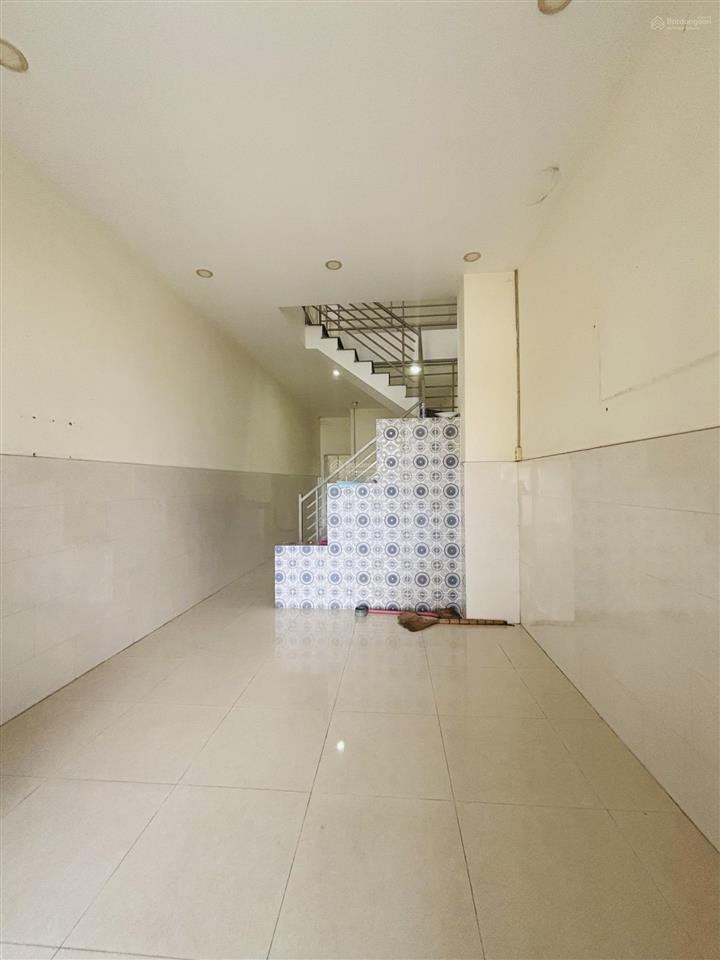 Bán nhà phố đoàn nguyễn tuấn, 3 tỷ, 82 m2, giá tốt