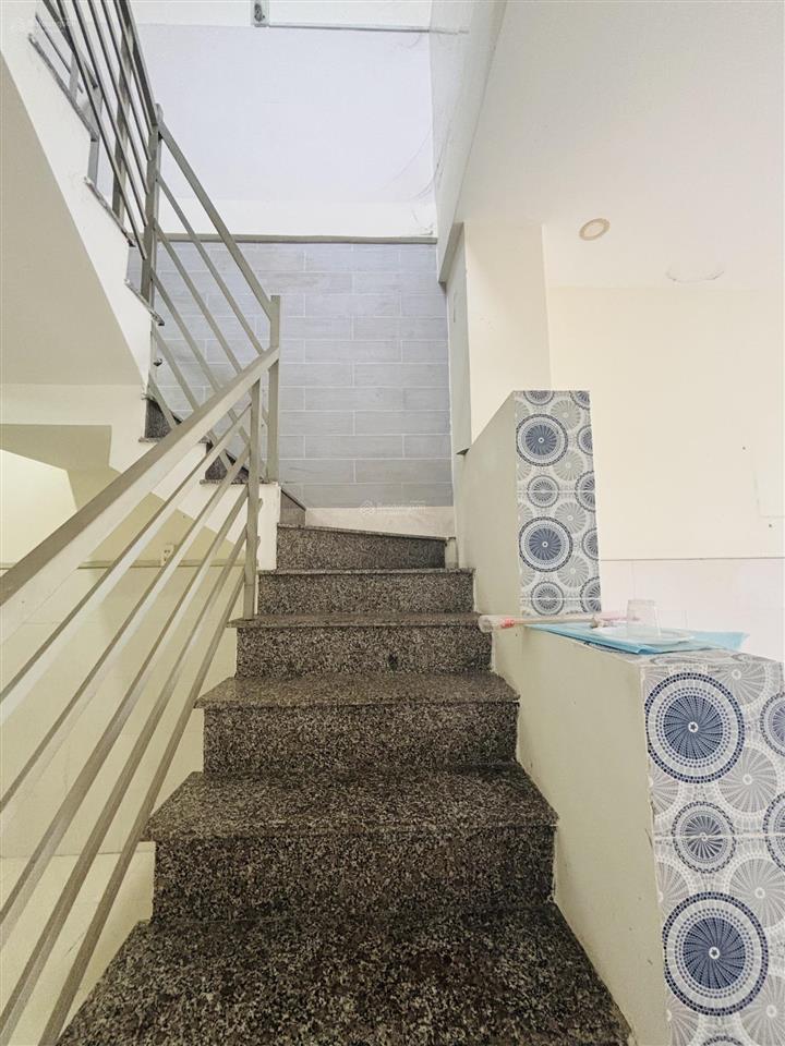Bán nhà phố đoàn nguyễn tuấn, 3 tỷ, 82 m2, giá tốt