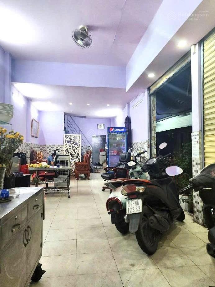 Bán gấp nhà mặt tiền tân hòa đông 4x38m 2 tầng giảm 2 tỷ chỉ còn 9,8 tỷ