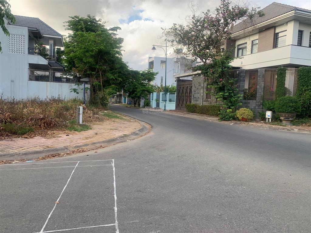 Cần bán gấp lô 220m2(10x22m)  mặt tiền công viên lớn  đường xe oto  gần bệnh viện hạnh phúc