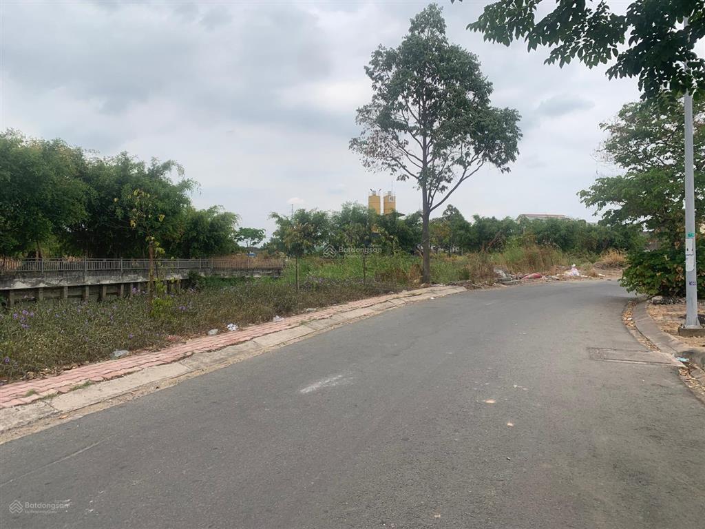 Cần bán gấp lô 220m2(10x22m)  mặt tiền công viên lớn  đường xe oto  gần bệnh viện hạnh phúc