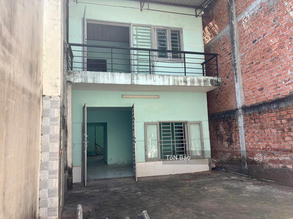 Cần bán 100m² tặng căn nhà 1 trệt, 1 lầu  gần quốc lộ 13  gần cầu phú long  sông sài gòn