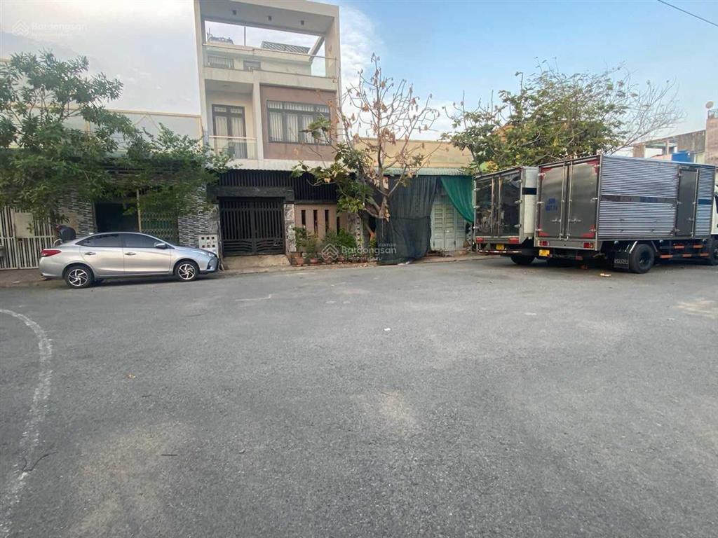 Cần bán lô đất 135m2 mặt tiền đường nhựa  phía sau chợ đầu mối thủ đức  đường thông  đường oto