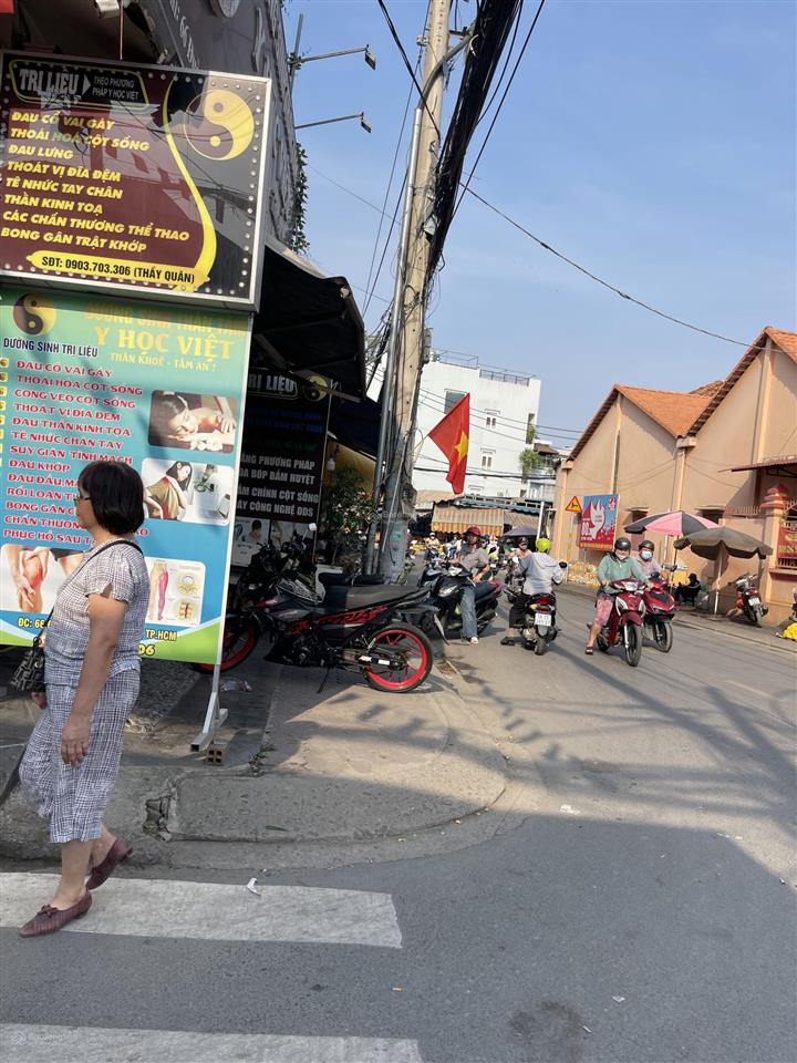 Chính chủ gửi bán căn nhà mặt tiền đường 11 phường bình trưng tây 1 trệt 2 lầu 3p ngủ 1p thờ