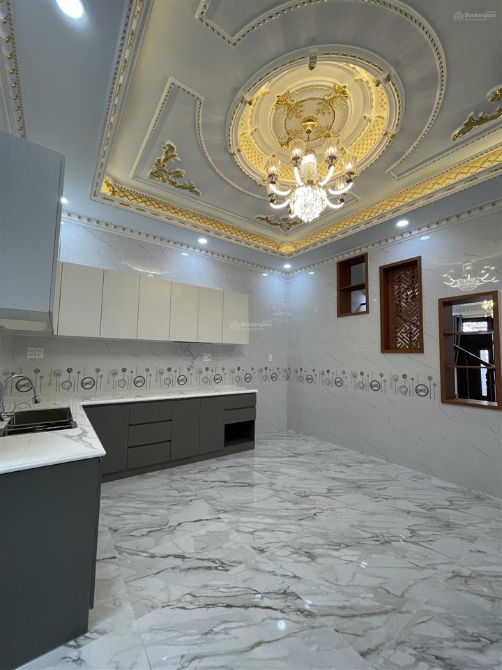 Chính chủ gửi bán căn nhà 1 trệt 3 lầu có 4 phòng ngủ 1 phòng thờ diện tích 83m2 ngang 5m dài 16.5m