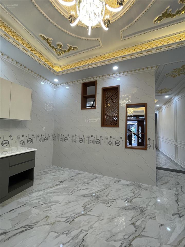 Chính chủ gửi bán căn nhà 1 trệt 3 lầu có 4 phòng ngủ 1 phòng thờ diện tích 83m2 ngang 5m dài 16.5m