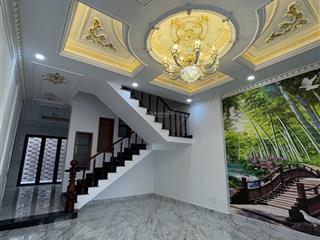 Chính chủ gửi bán căn nhà 1 trệt 3 lầu có 4 phòng ngủ 1 phòng thờ diện tích 83m2 ngang 5m dài 16.5m