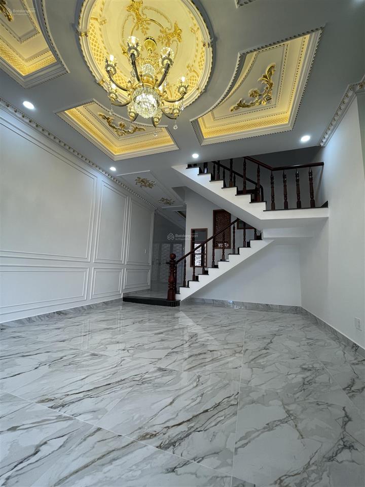 Chính chủ gửi bán căn nhà 1 trệt 3 lầu có 4 phòng ngủ 1 phòng thờ diện tích 83m2 ngang 5m dài 16.5m