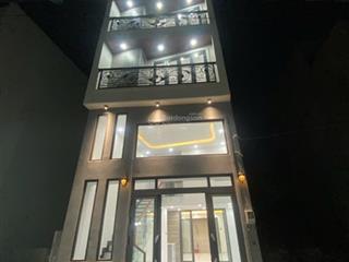 Chinh chủ gửi bán căn nhà 1 lửng 2 lầu +sân. thượng gồm 4 phòng ngũ 5 tolet tổng diện tích sàn 149m