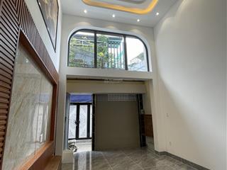 Chính chủ gửi bán căn nhà mới 100% 1 lửng 2 lầu có thang máy. 5p ngủ