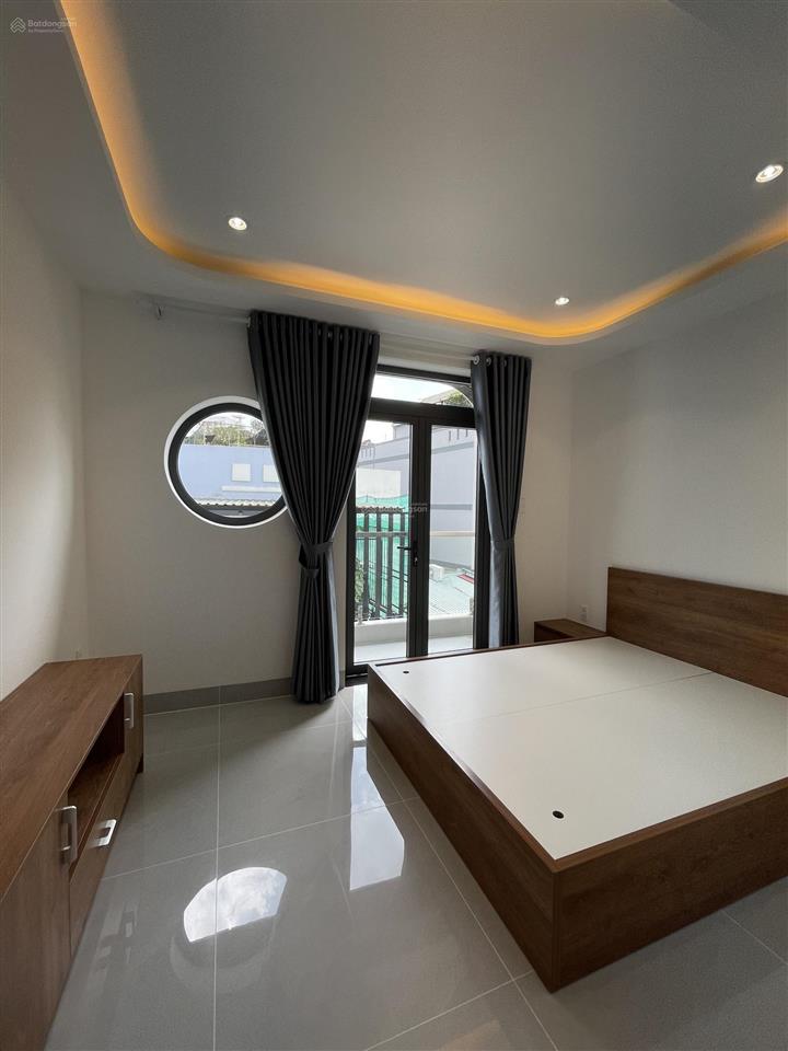 Chính chủ gửi bán căn nhà mới 100% 1 lửng 2 lầu có thang máy. 5 phòng ngủ