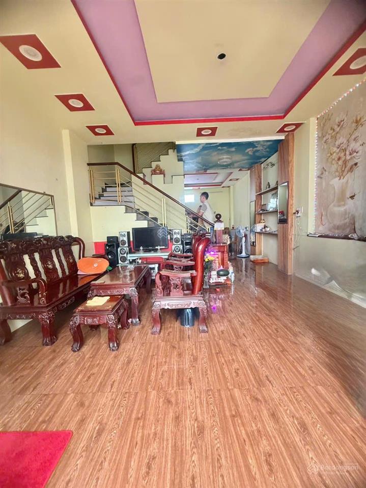 Hot hot chủ gửi nhà 1 trệt 3 lầu cách lê văn thịnh chỉ 20m dt 61,4 ngang 5m nhà xây