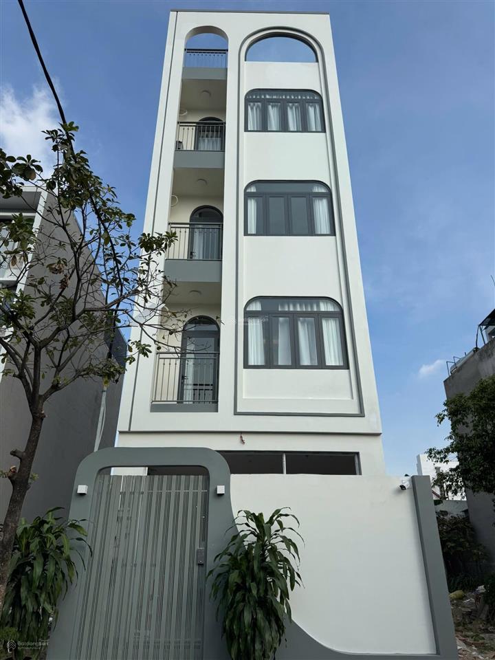 Chính chủ gửi bán căn nhà căn hộ dịch vụ dt.120m ngang 5m dài 24m gồm 1 trệt 3 lầu +sân thượng c
