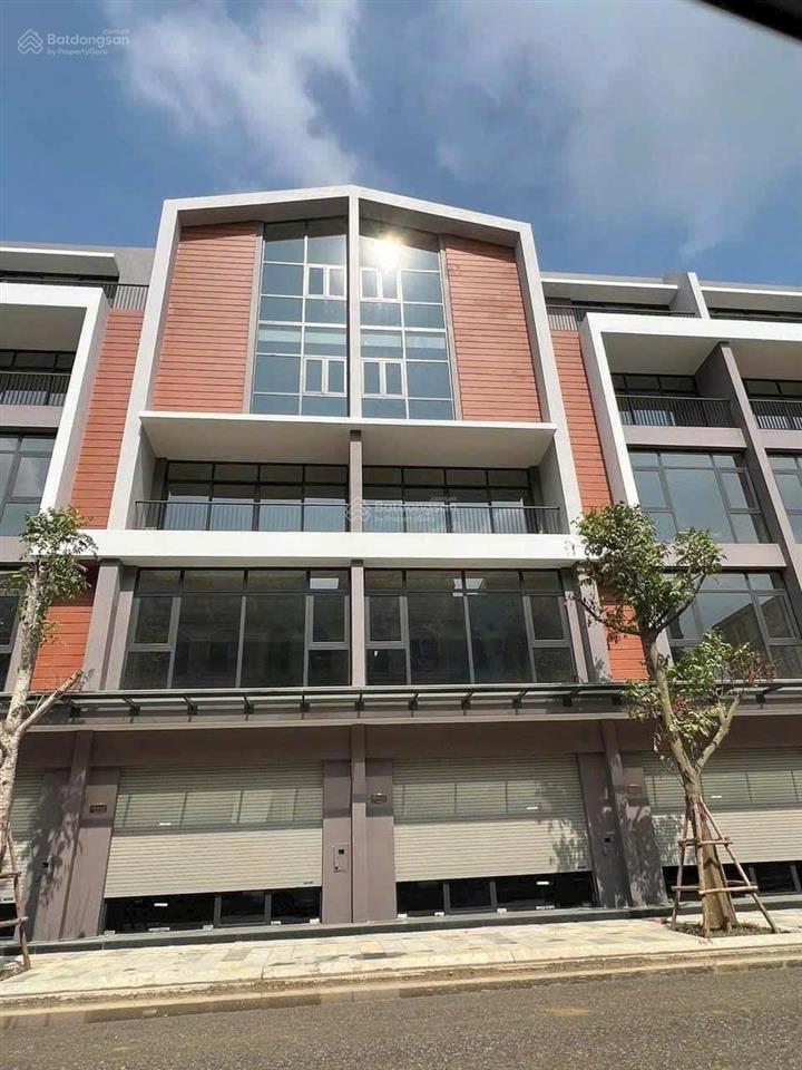 Bán nhanh căn shophouse đối diện 35 tòa chung cư giá chỉ 17.46 tỷ