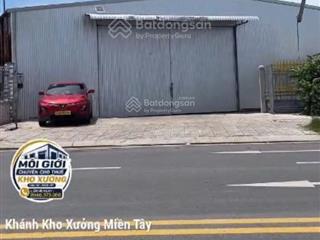 Cho thuê kho 1.688m² mặt tiền hoàng quốc việt  xe container vào thoải mái