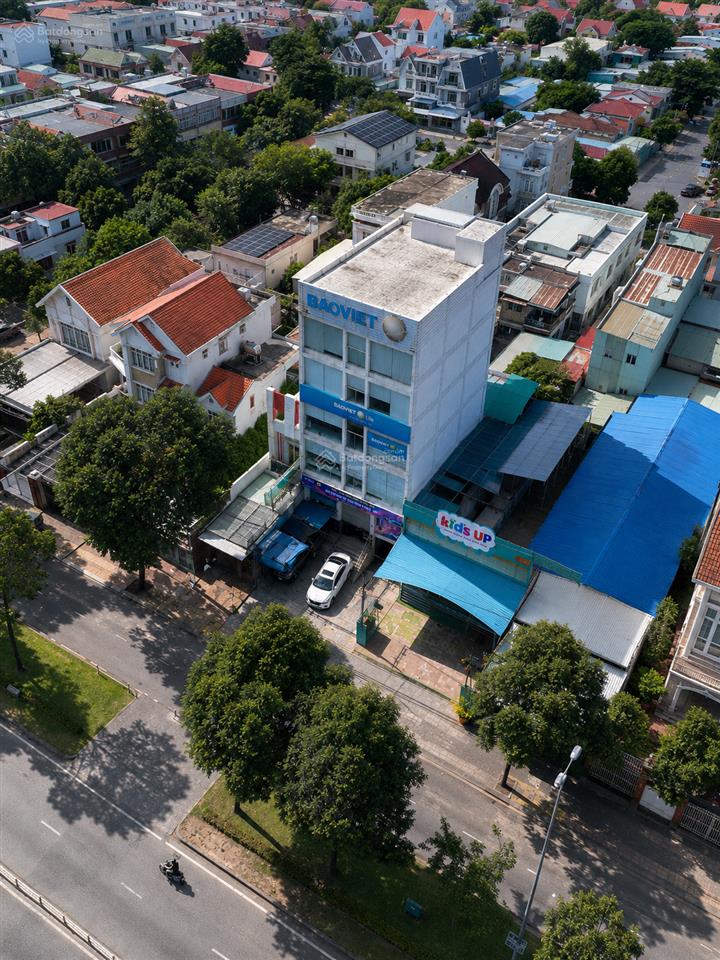 Cho thuê tòa nhà 1 hầm 5 lầu mặt tiền võ văn kiệt cần thơ, có thang máy