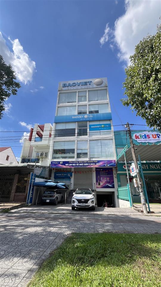 Cho thuê tòa nhà 1 hầm 5 lầu mặt tiền võ văn kiệt cần thơ, có thang máy