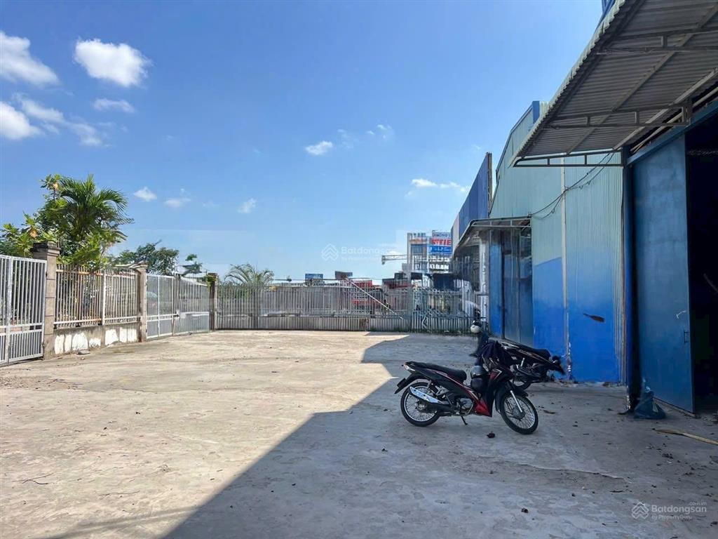Cho thuê kho bãi 1.100m2 mặt tiền quốc lộ 1a hưng phú sân riêng, điện 3 pha, chỉ 66 triệu/tháng