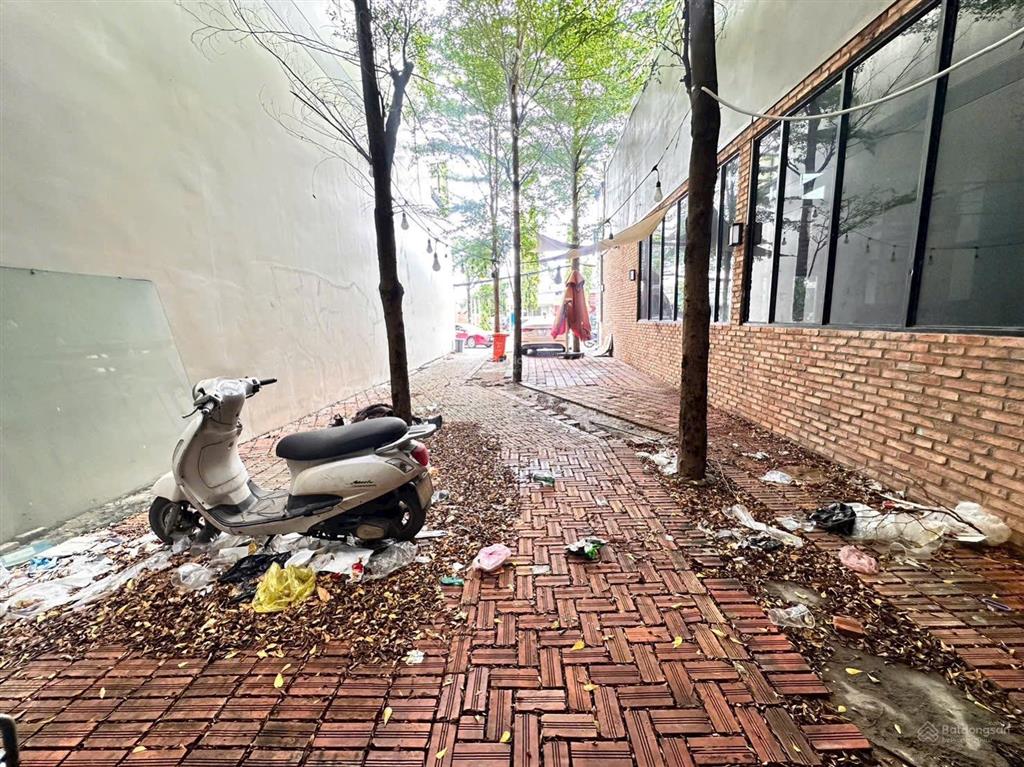Cho thuê mặt tiền nguyễn văn cừ ngang 15m hiếm có