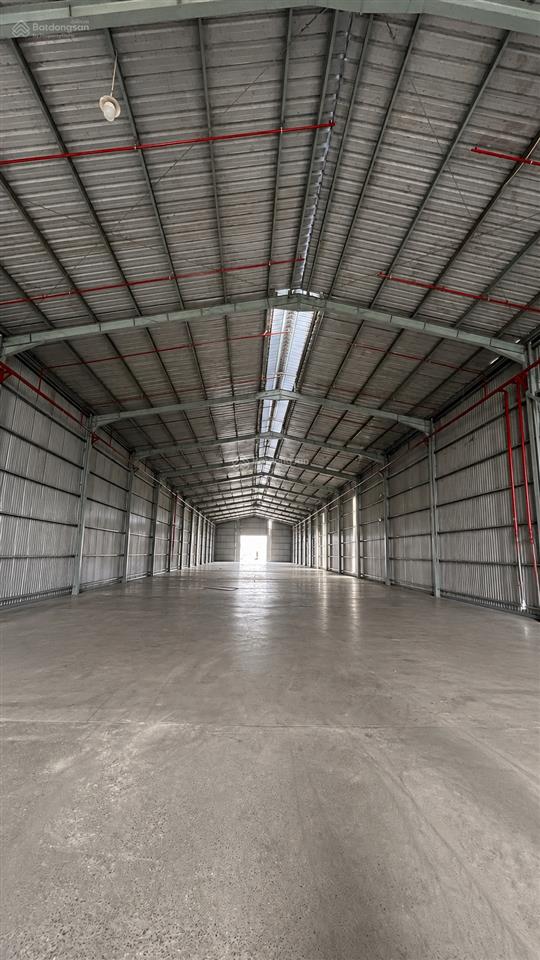 Cho thuê kho 1700m2, pháp lý skc, trang bị pccc tự động, trạm điện 3 pha