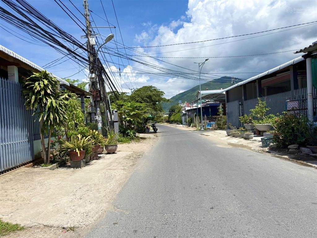 Bán lô đất trục chính ninh mã, pk8kkt vân phong, 2,1 tỷ, dt 169m2 (ngang 8,4m) đường ôtô