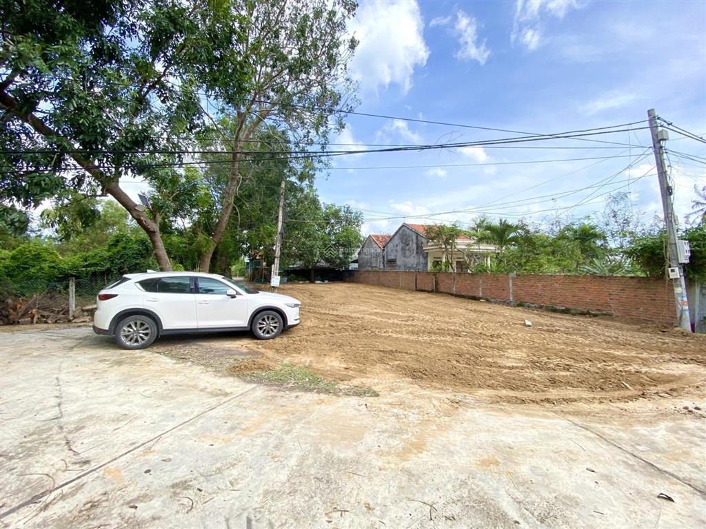 Đất thổ đường thông biển tân đức đông, kkt vân phong, dt 119,8 m2, giá 1,3 tỷ, đường ôtô