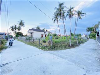 Bán lô góc 2 mặt tiền 470 m2, gần đường biển xuân tự 1. kkt vân phong, giá 3 tỷ 250 triệu