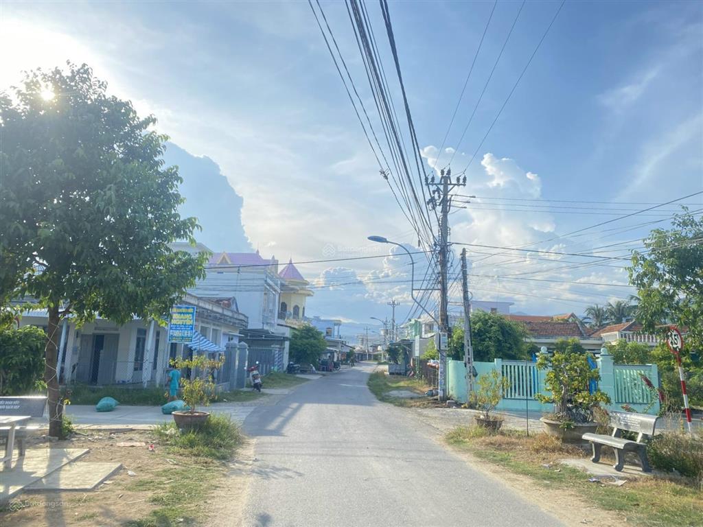 Đất full thổ trục chính hải triều, đường thông biển, pk8kkt vân phong. giá 22 triệu/m2