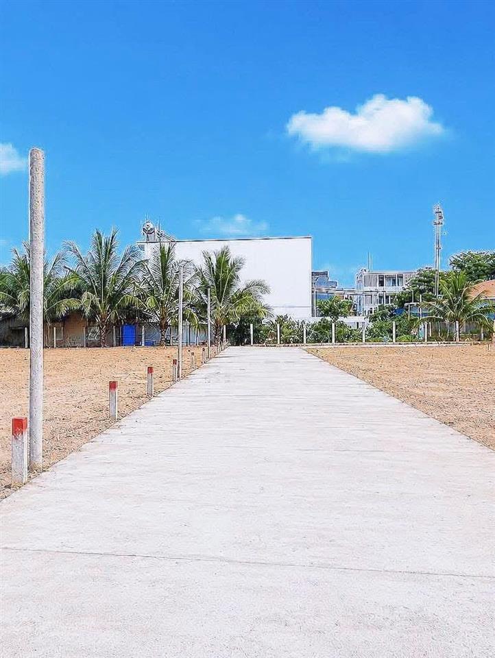 Bán lô đất 130m2 full thổ, giá 1,3 tỷ, trung tâm tu bông. kkt vân phong. đường ô tô 6m