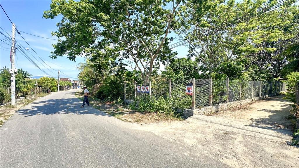 Bán lô góc trục chính phú cang 1 vạn ninh. giá 1,1 tỷ. dt 174.9 m2. đường ôtô