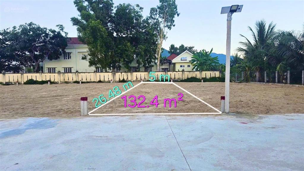Đất full thổ cư, giá 10,5 triệu/m2, tu bông. kkt vân phong. dt 132m2, đường ô tô 6m