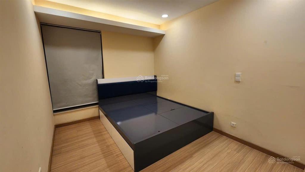 Cho thuê nhà mặt phố lê thanh nghị, 110m2 x 5 tầng, mt 11m, ngõ ô tô tránh. giá thuê 50tr/th