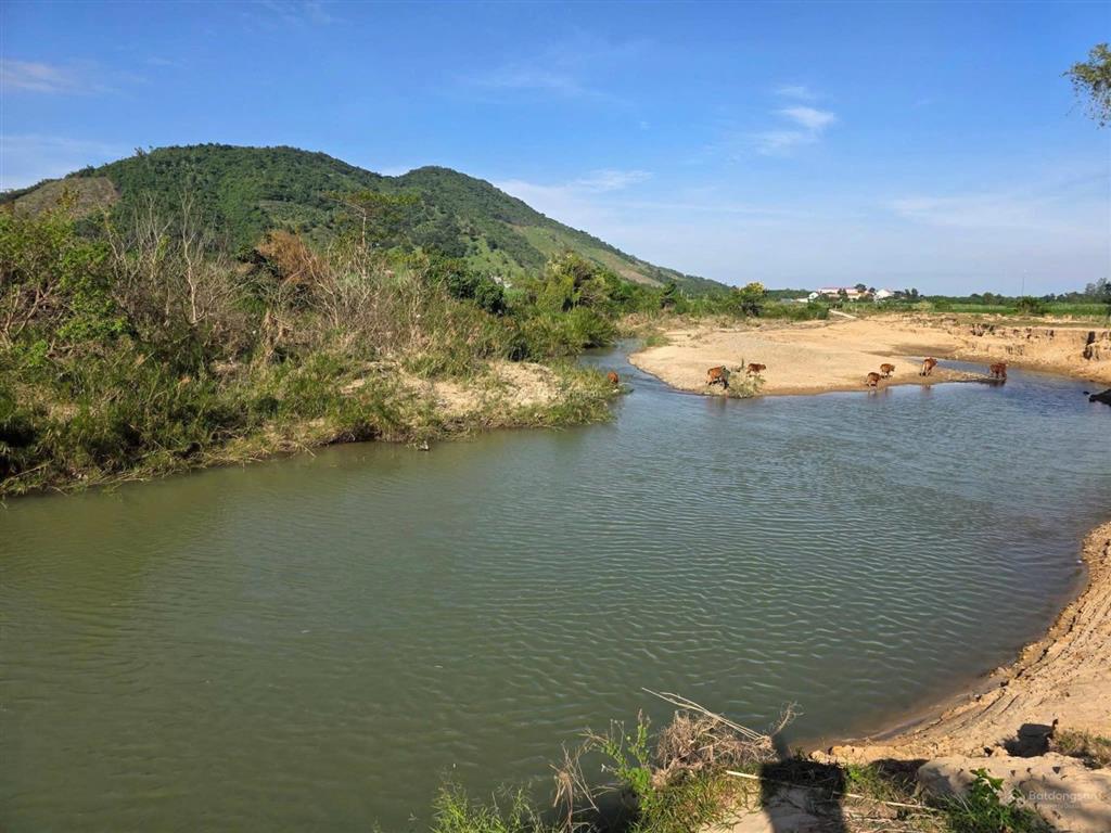 Bán đất cực đẹp ninh tân  ninh hòa ngang 12m (bao 400m thổ cư)