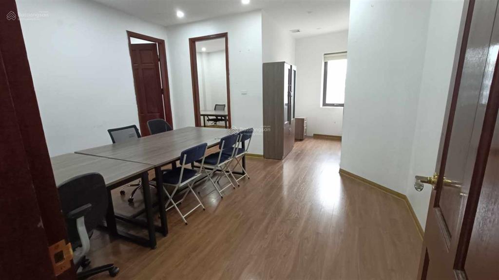 Cho thuê văn phòng 50m² tại duy tân  trần quốc vượng giá chỉ 9tr/tháng
