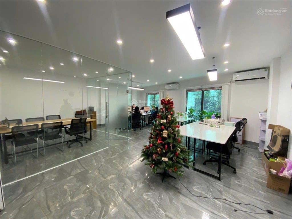 Cho thuê văn phòng đường cô giang, quận 1. dt 55m2 chỉ 18tr/ tháng giá ưu đãi trước