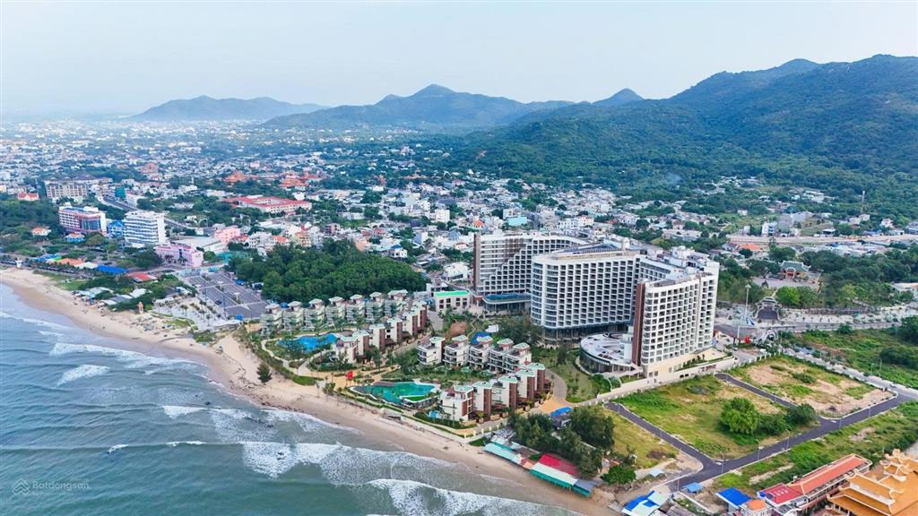 Chuyển nhượng căn hộ trực diện biển charm resort long hải giá thấp hơn cđt, sắp bàn giao