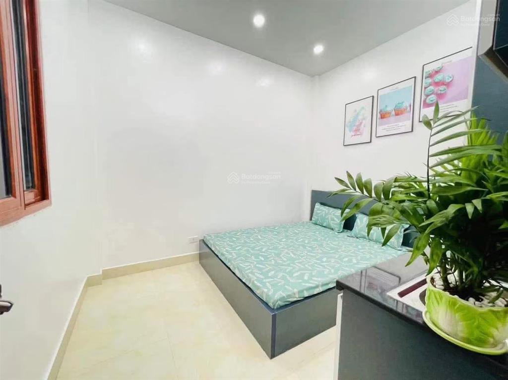 Thật 100% 38m 5t hơn 7 tỷ, xây mới sẵn nội thất gần phố, không qh pháp lý chuẩn