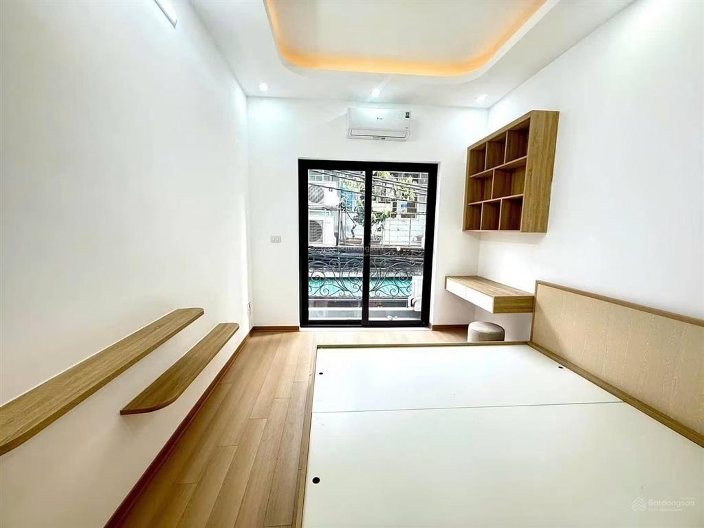 Thật 100% 38m 5t hơn 7 tỷ, xây mới sẵn nội thất gần phố, không qh pháp lý chuẩn