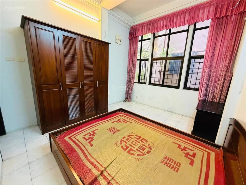 Bán nhà mặt ngõ hào nam,nhà dân xây đã cũ 1 chút 43m mặt tiền 5m ngõ nông