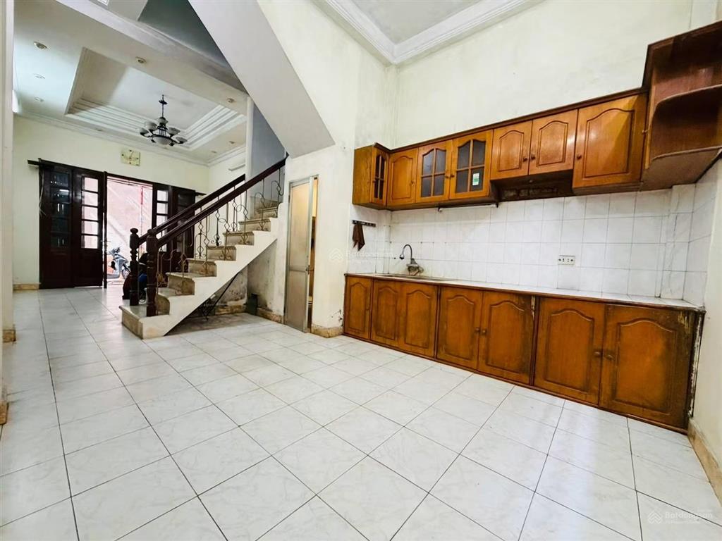 Bán nhà mặt ngõ hào nam,nhà dân xây đã cũ 1 chút 43m mặt tiền 5m ngõ nông