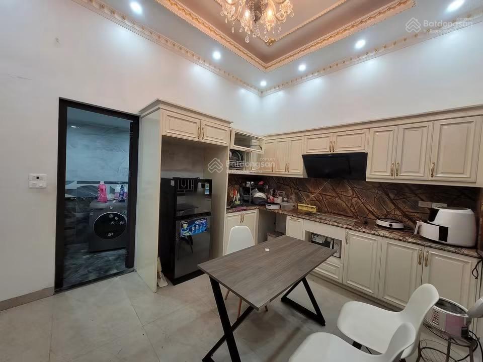 Thật 100% chỉ 7 tỷ có ngay căn 40m2 x 5t, mặt ngõ linh quang, không qh pháp lý chuẩn