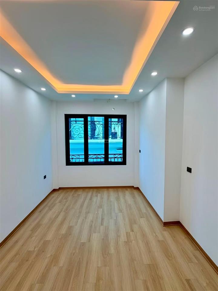 Bán nhà ngõ hoà bình khâm thiên lô góc xây mới 38m,6t,thang máy,8,8 tỷ, gần phố