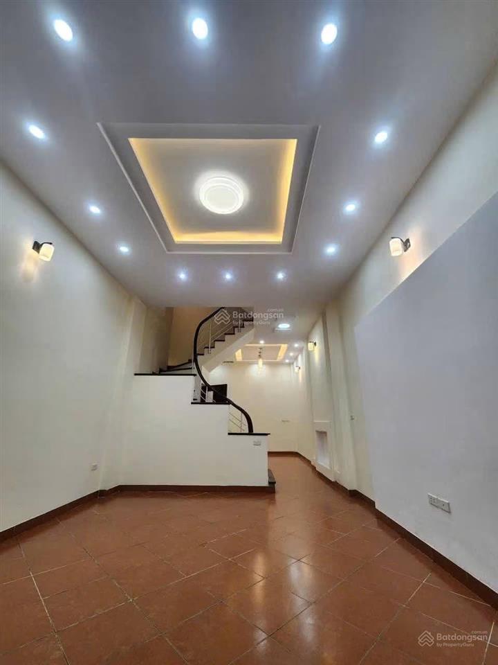 Bán nhà đê la thành, dân xây không nỗi phong thủy, qh ổn định 49m2x5 tầng