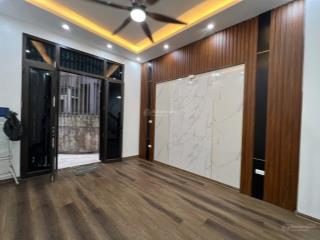 Thật 100%, 43m2  8,6 tỷ gần phố vài bước ra văn miếu quốc không qh 30m ra ô tô