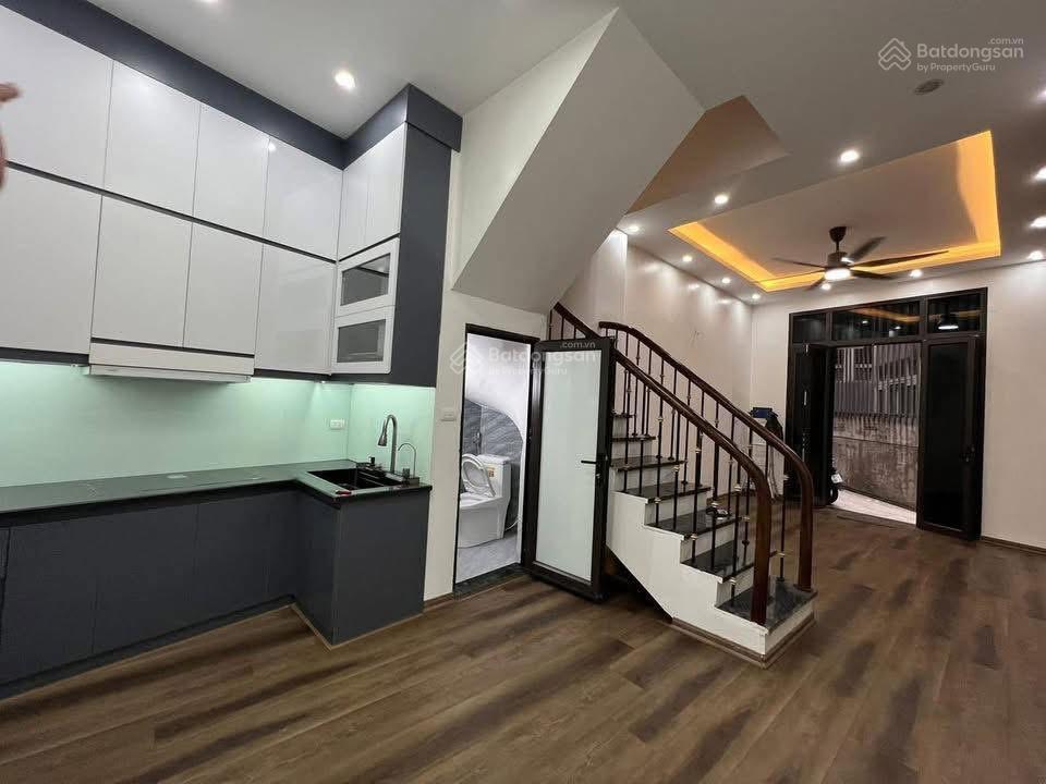 Thật 100%, 43m2  8,6 tỷ gần phố vài bước ra văn miếu quốc không qh 30m ra ô tô