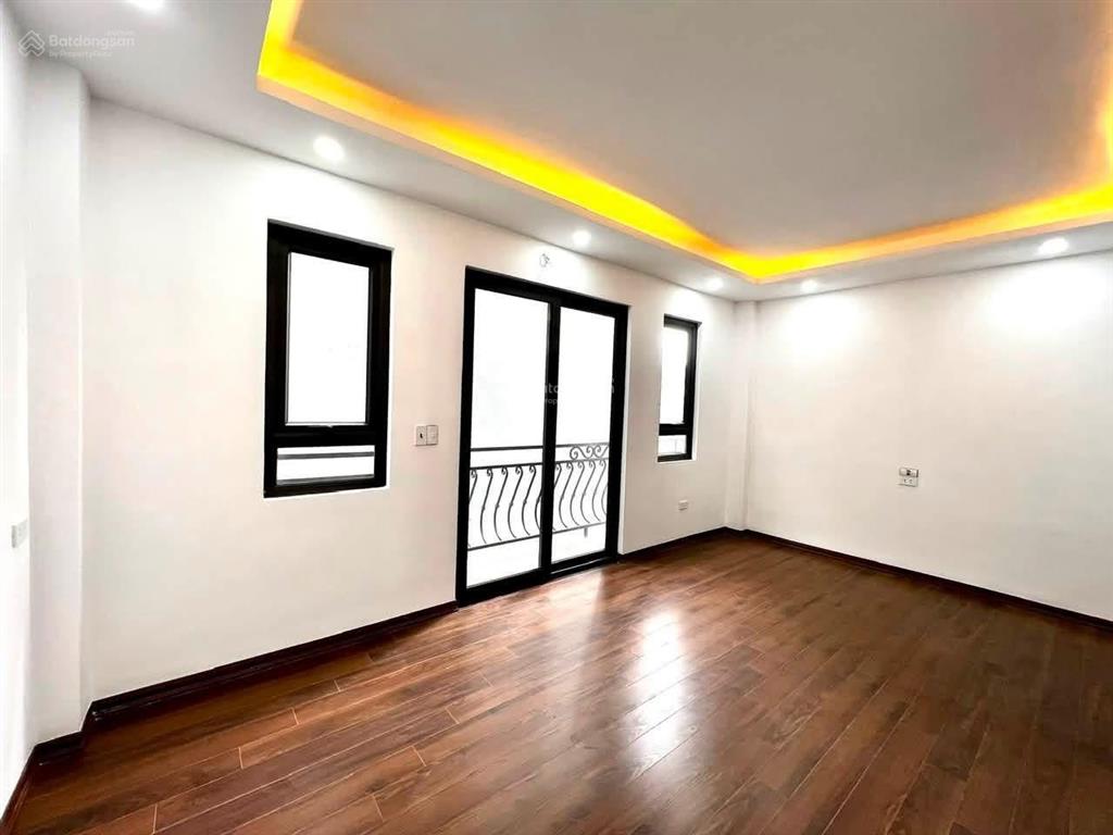 Chính chủ cần bán căn mặt ngõ nguyễn lương bằng, dân xây 6t thang máy không qh
mặt tiền 5m