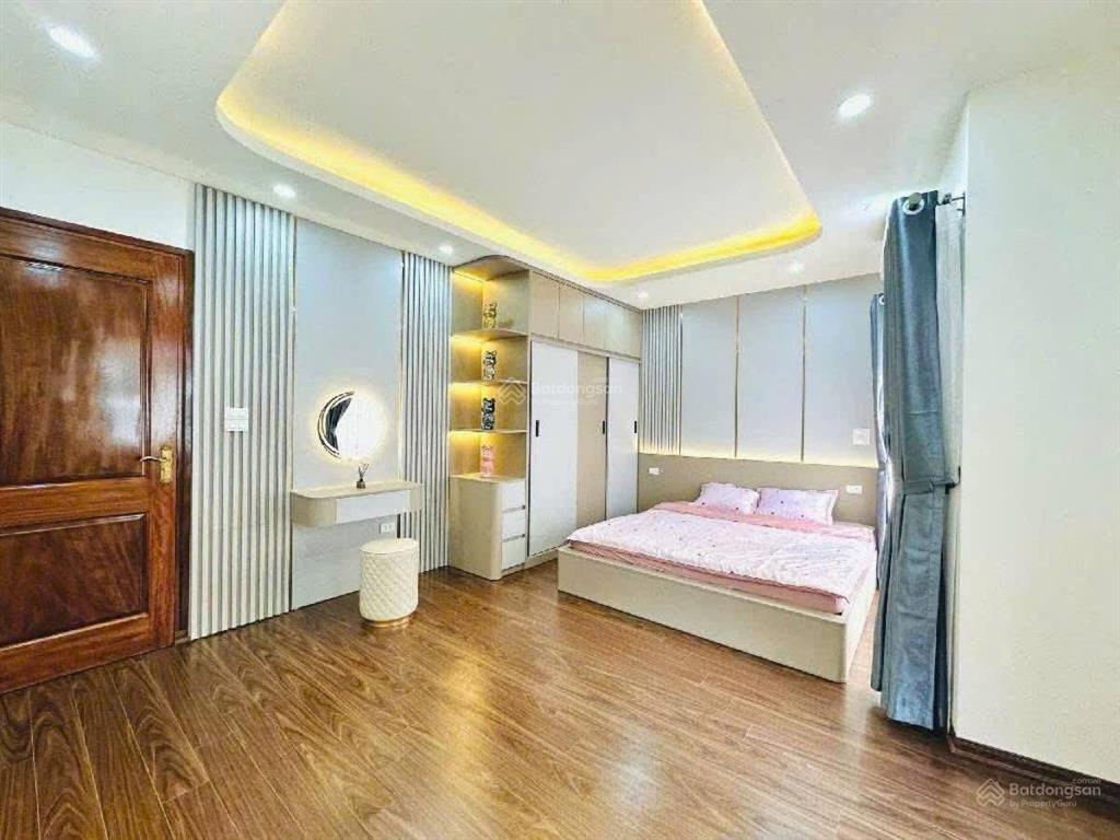 Bán nhà mặt ngõ phan phù tiên, dân xây 6 tầng thang máy 39m2 gần phố không qh